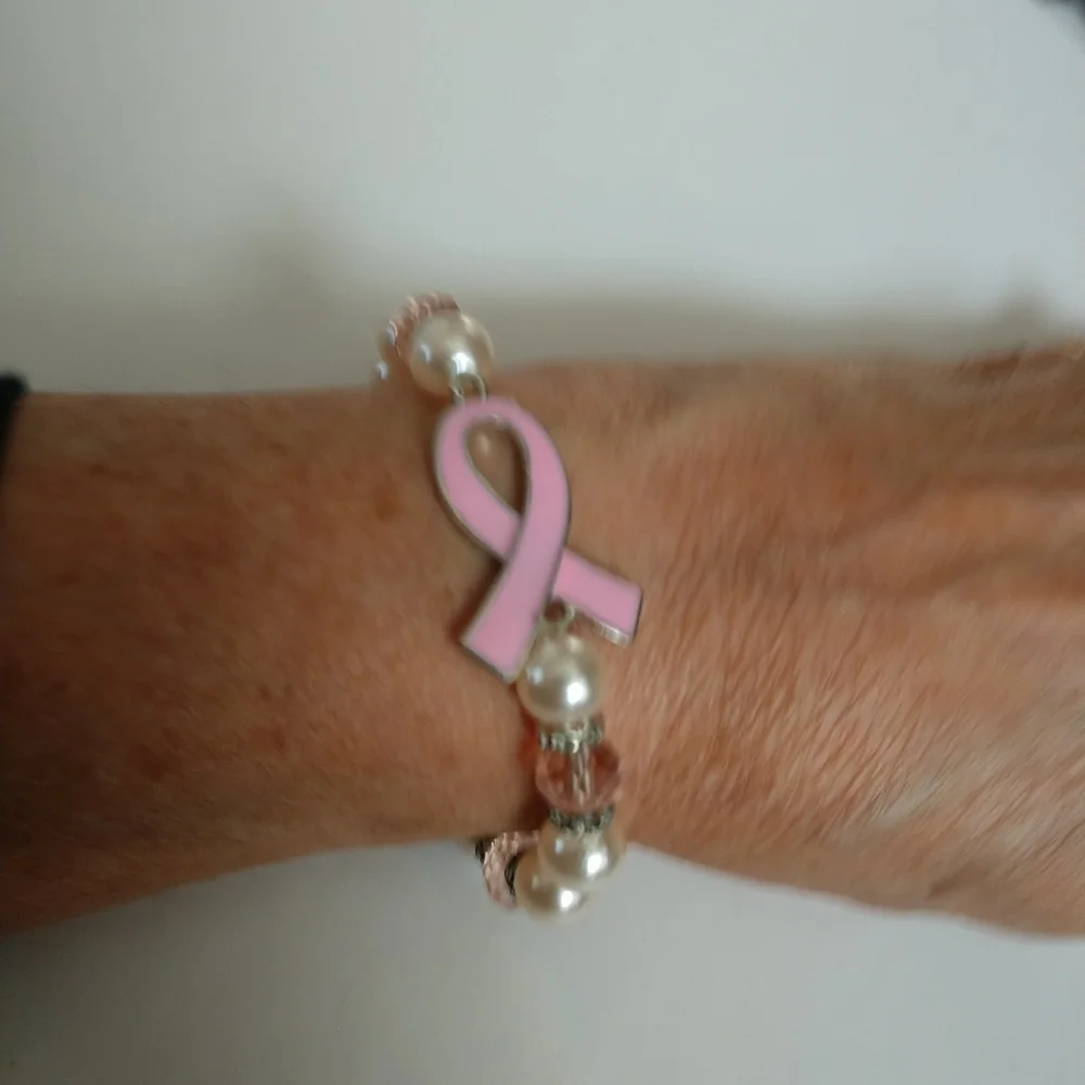 🆕Breast Cancer Bracelet Pearls & Pink Facet Cut Acrylic Beads with Rhinestones - Picture 9 of 12